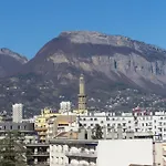 Le Mounier T2 Avec Balcon Et Parking Gratuit * Grenoble