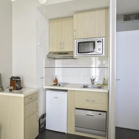 Le Mounier T2 Avec Climatisation & Balcon Et Parking Gratuit Apartment