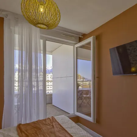 Le Mounier T2 Avec Climatisation & Balcon Et Parking Gratuit Apartment