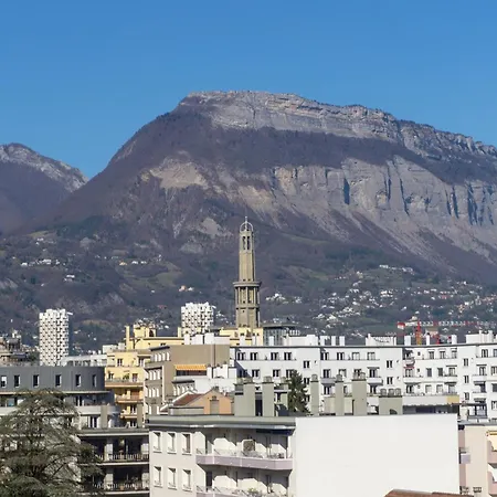 Le Mounier T2 Avec Climatisation & Balcon Et Parking Gratuit * Grenoble